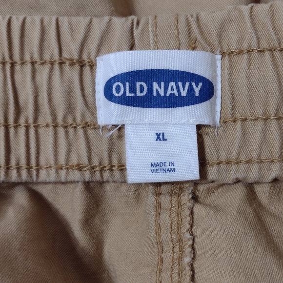 Old Navy Khaki Drawstring Chino Shorts Size (XL) - Picture 6 of 13